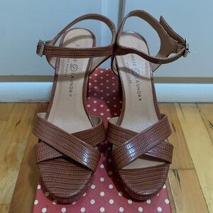 Chinese Laundry Heels brown size 10 NEVER WORN